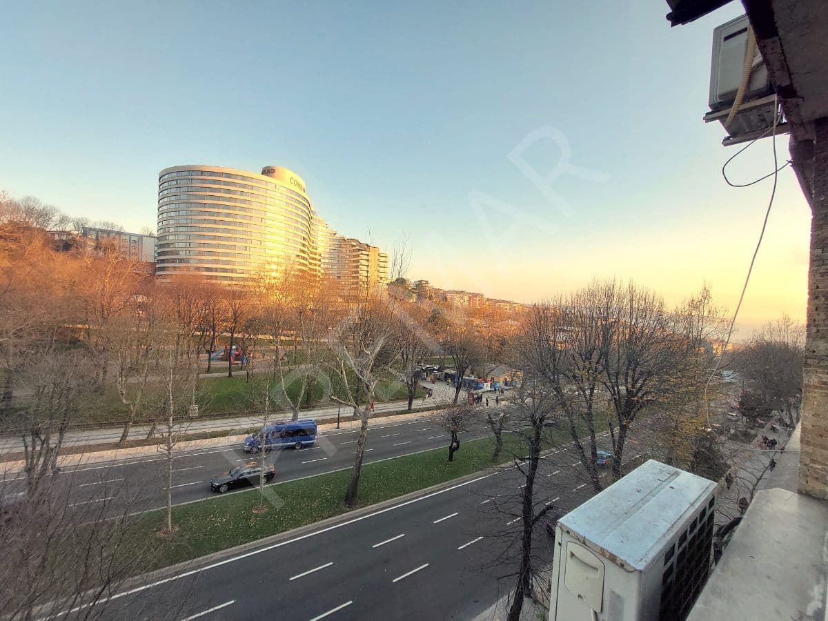 Beşiktaş Balbaros Bulvarı 1+1 60 m2